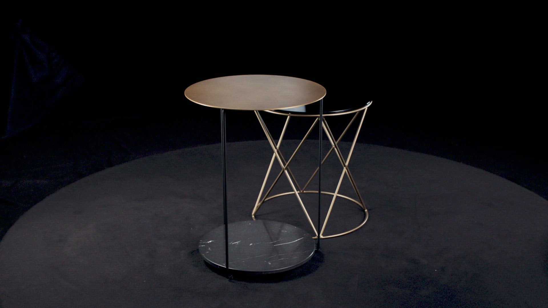 MIO 43-2 table by Christine Kröncke Interior Design